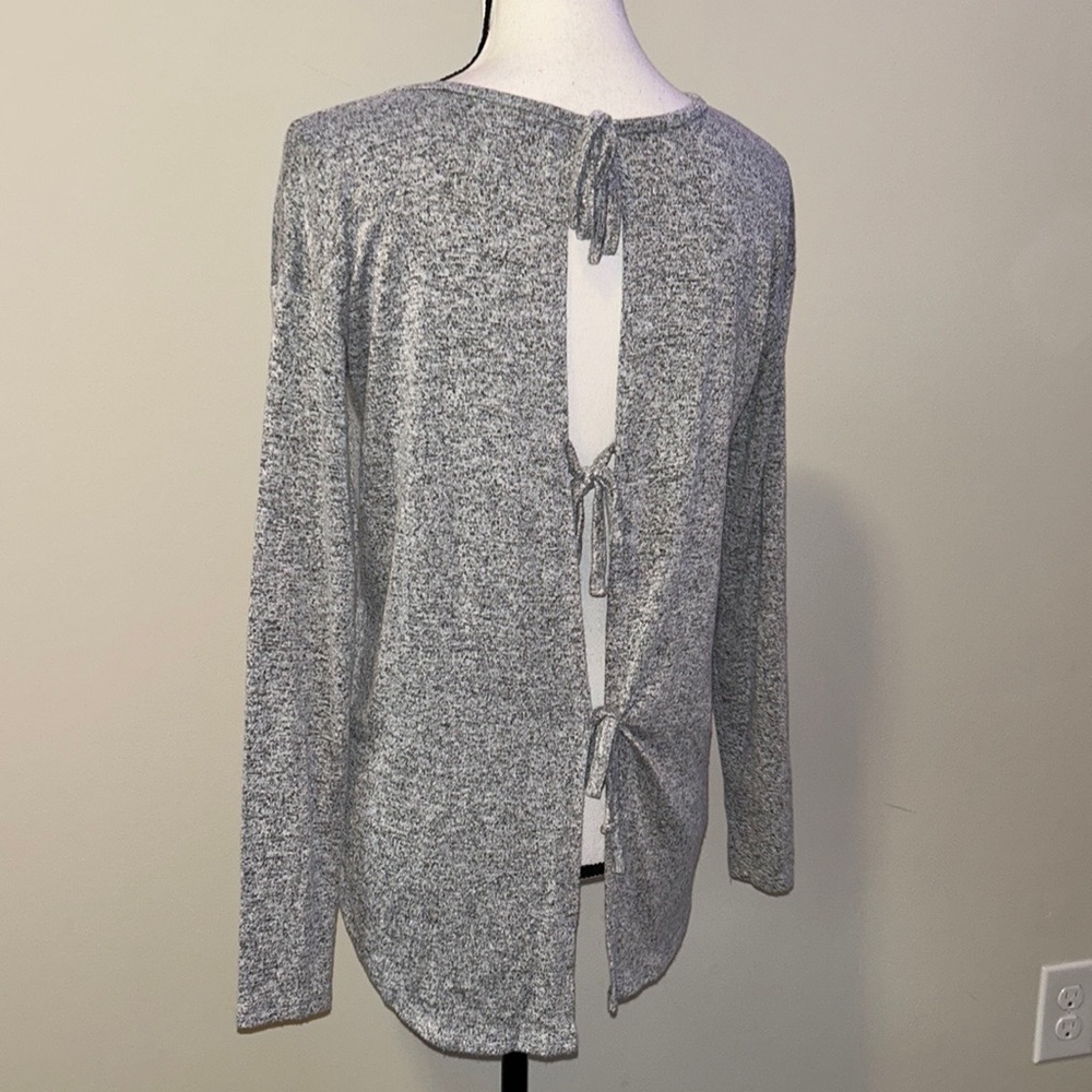 Aerie long sleeve grey tie back sweater